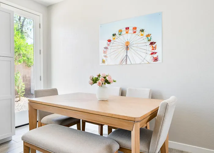 Stylish 2b2b Comfort Apartment Glendale