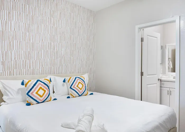 Stylish 2b2b Comfort * Glendale